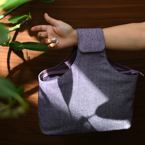 Snug Wrist Bag